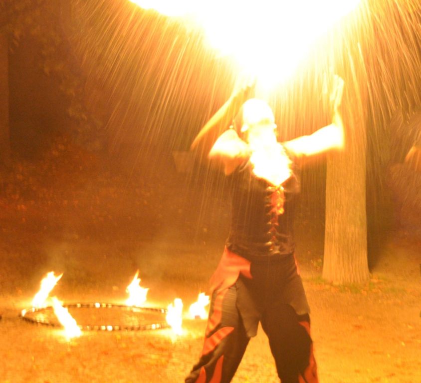 Feuerspucken / Feuerschlucken